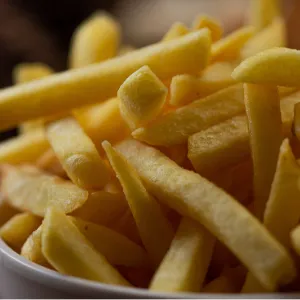 MEIA PORÇÃO DE BATATA-FRITA